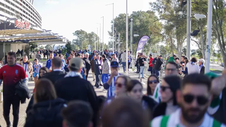 Los alrededores del Nuevo Colombino antes del partido.