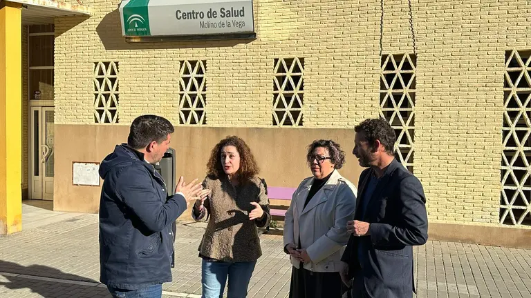 Visita de Nieto al centro de salud del Molino