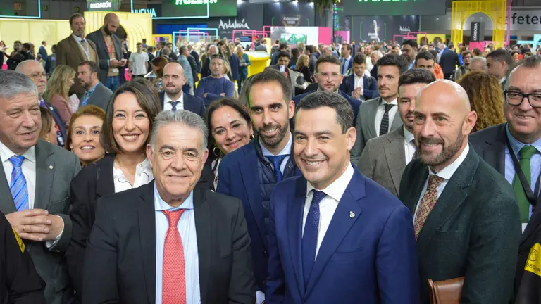 Francisco Bella, junto a Moreno Bonilla en Fitur
