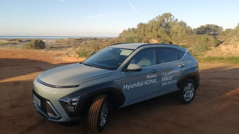 Frontal y lateral del Kona