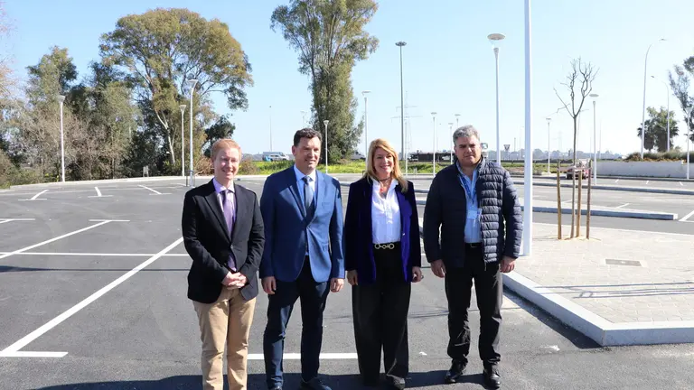 Autoridades en los aparcamientos de la Punta del Sebo
