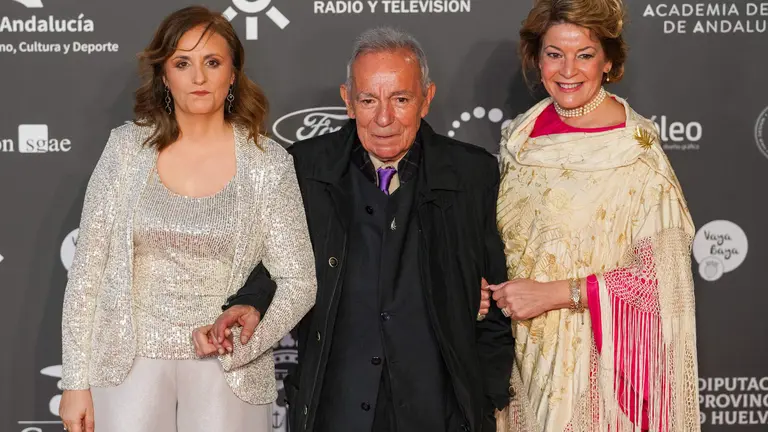 Pilar Miranda junto al onubense José Luis Gómez