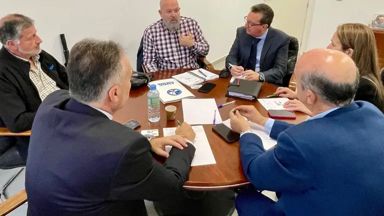 Reunión del PP con representantes de la AUGC