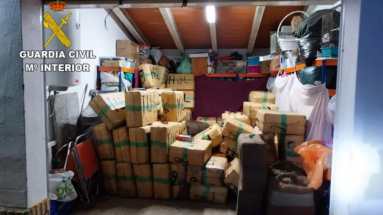 Trastero de Ayamonte repleto de fardos de hach&iacute;s