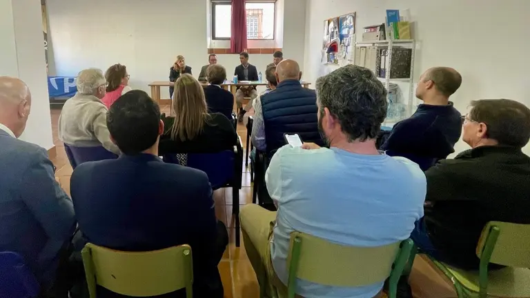 Reunión municipal en la Cuenca MInera