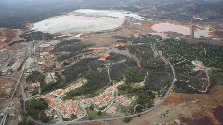 Panorámica de las enormes balsas de relaves de Riotinto