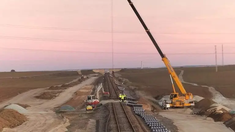 Obras en la línea Huelva-Zafra