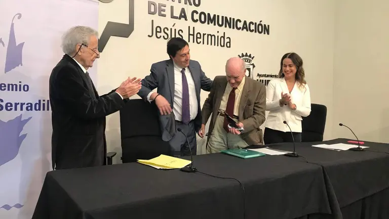 Vicente Quiroga recoge el Premio Ángel Serradilla