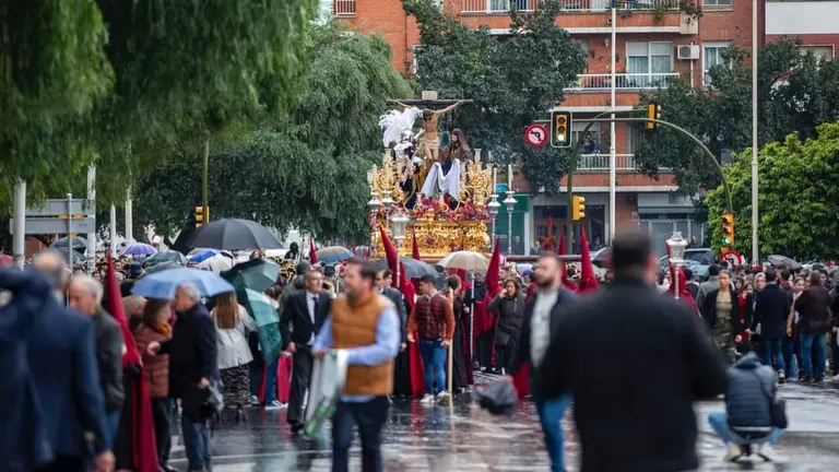 Cortejo procesional por las calles de Huelva este 2024