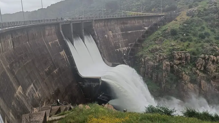 Embalse de Olivargas (@AnnaBlasau)