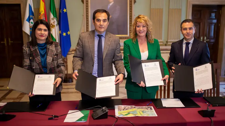 Firma Cesi&oacute;n Terrenos en el Ayuntamiento