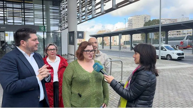 Rivera y Toti, en la estaci&oacute;n de ferrocarril