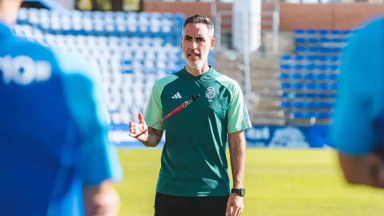 Abel Gómez durante un entreno del Recreativo.