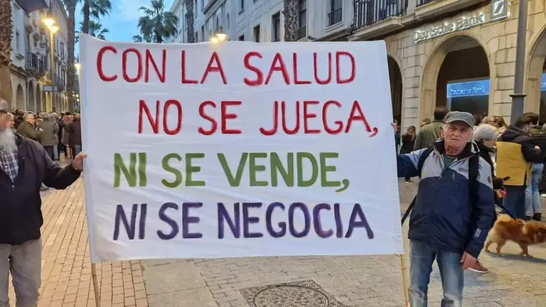 Carteles en defensa de la Sanidad p&uacute;blica