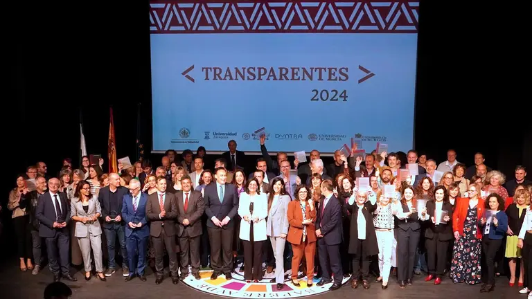 Foto de familia en la UHU