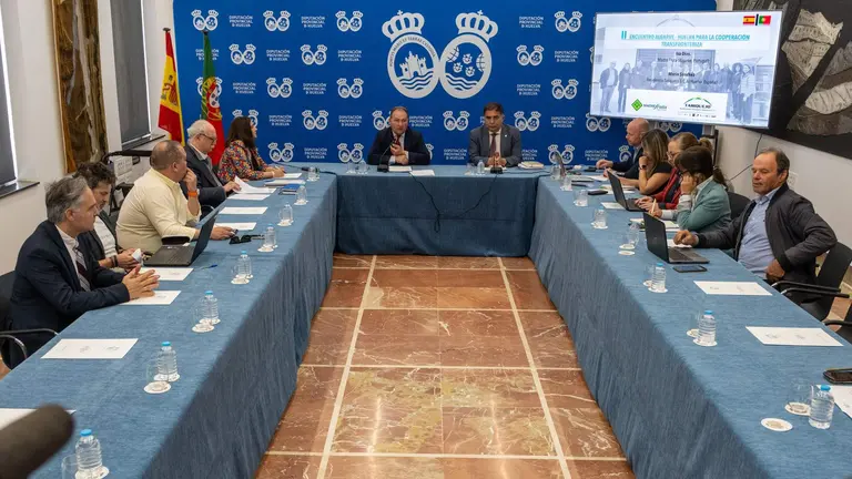 Encuentro de cooperación en la Diputación de Huelva