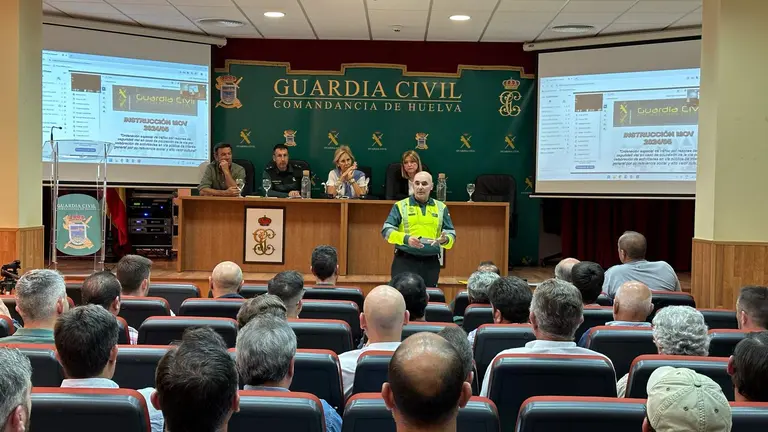 Reunión con las hermandades