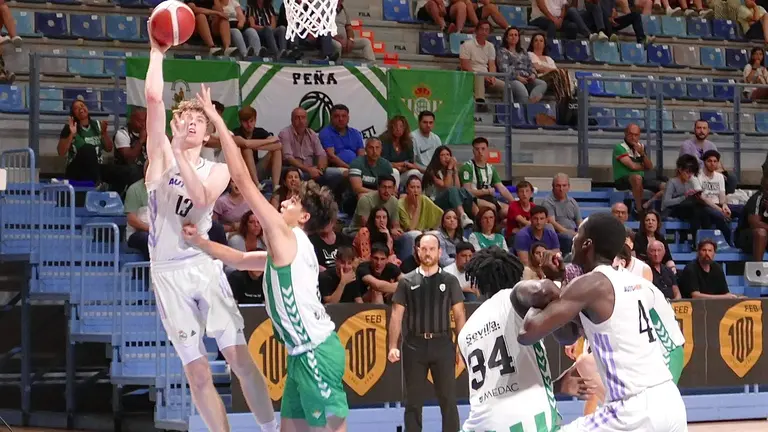 El Real Madrid ante el Real Betis.