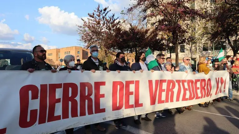 Protesta contra el vertedero