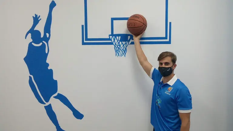 Fran Cárdenas dice adiós al 'basket' en el Ciudad de Huelva.