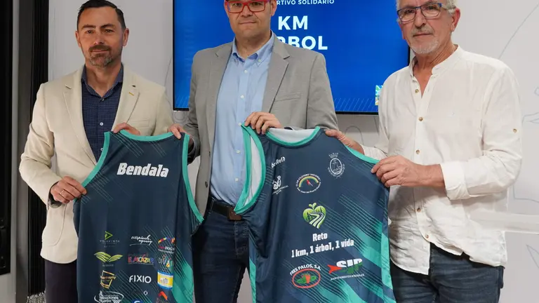 Bendala presenta su reto en la Diputación