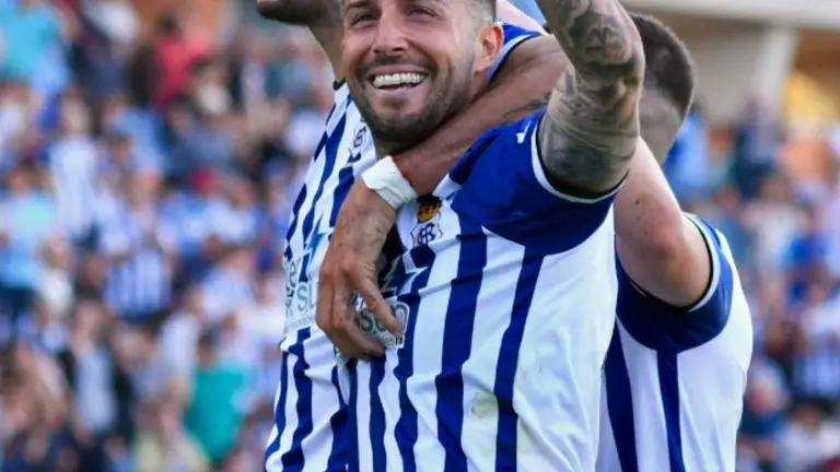 El Recre celebra uno de sus goles al Algeciras.