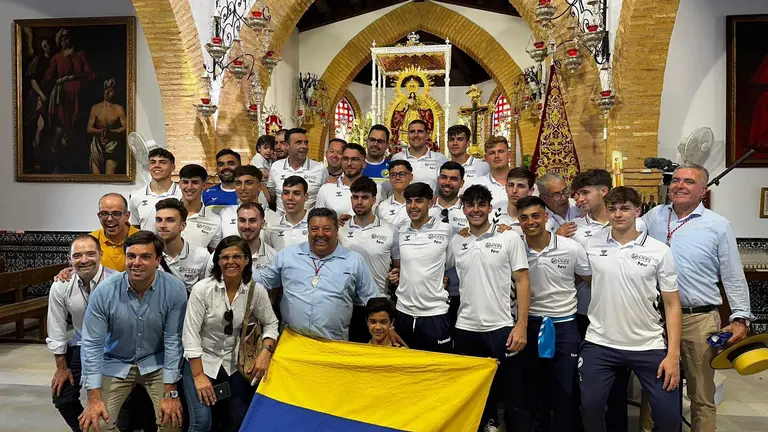El PAN celebra su ascenso en la Ermita de Moguer.