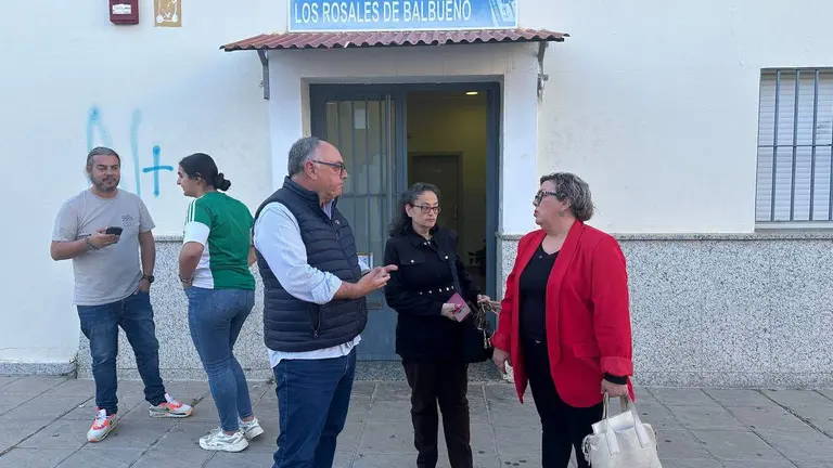 Visita de Rossi a los vecinos de Los Rosales