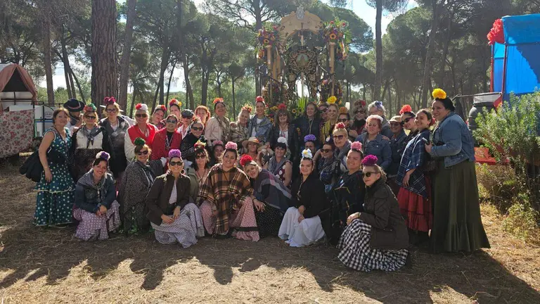 En el camino hacia la aldea almonteña