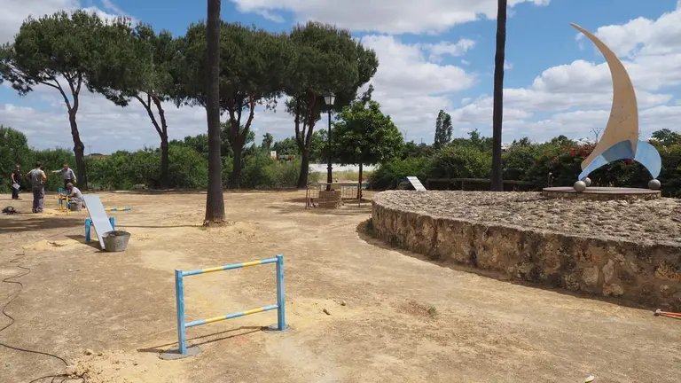 Parque en construcción en Palos