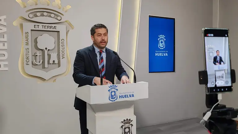 Francisco Baluffo en rueda de prensa