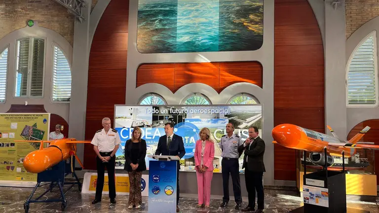 Inauguración de la muestra en el Puerto