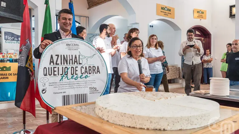 Queso de Cabra Gigante