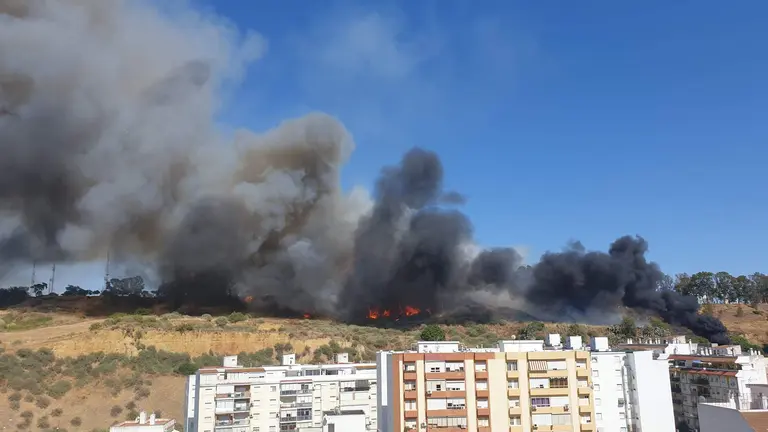 Incendio urbano en Huelva