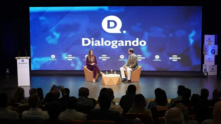 Eva La&iacute;n, en el foro Dialogando