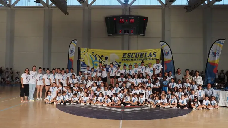 Participantes en las Escuelas Deportivas en Palos