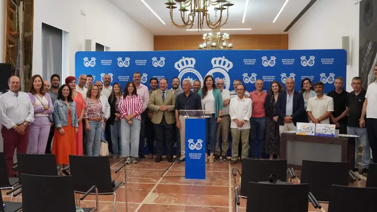 Foto de familia pueblos participantes