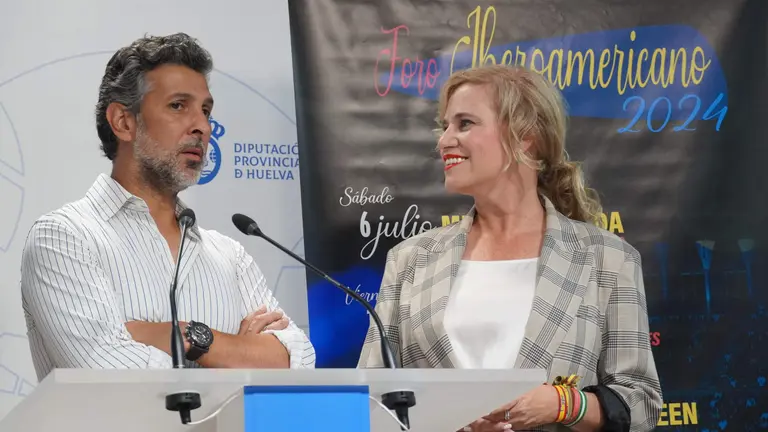 Arcángel y la diputada Gracia Baquero