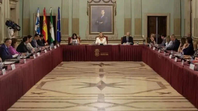 Pleno municipal en la capital