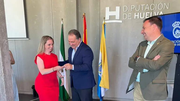 Toscano, en la entrega de proyectos PFEA