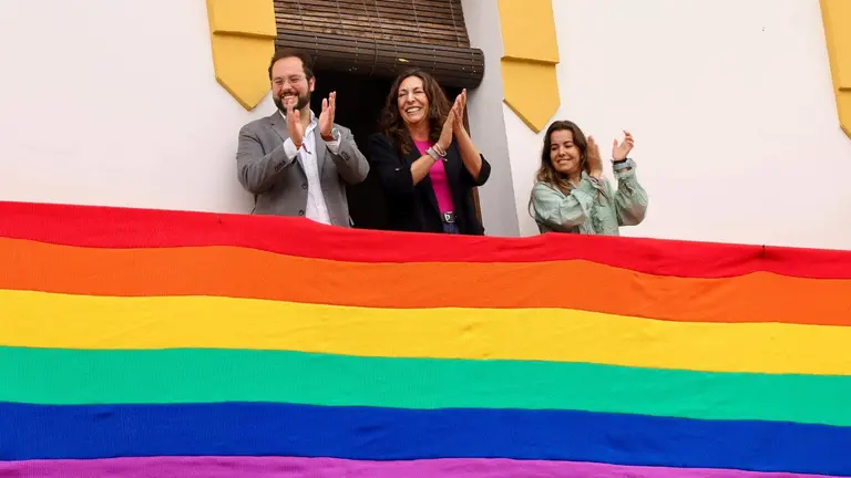 L&oacute;pez, junto al alcalde de Beas