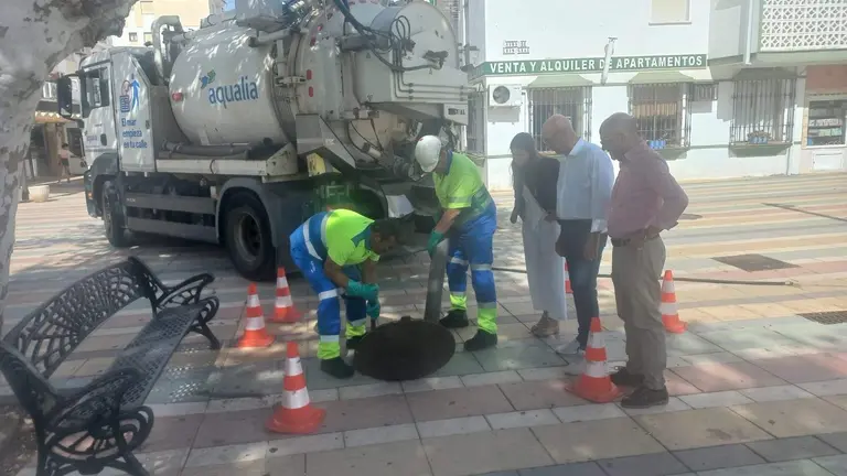 Supervisi&oacute;n trabajos limpieza alcantarillado Aqualia Lepe