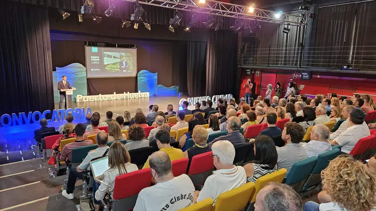 El presidente del Puerto, Alberto Santa, en su intervenci&oacute;n