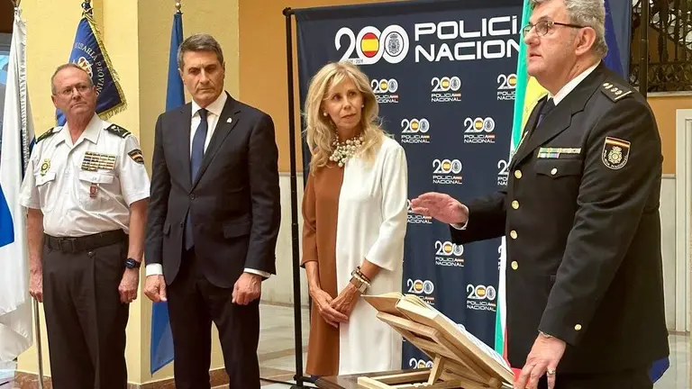 El nuevo Comisario, durante su toma de posesi&oacute;n