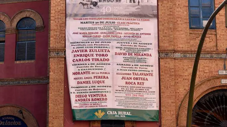 Cartel taurino gigante