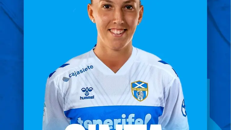 Cinta Rodríguez firma por la UD Tenerife.