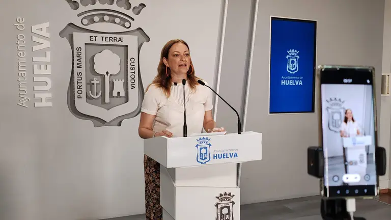 María Teresa Flores en rueda de prensa