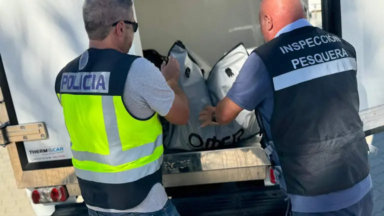 Pesca ilegal de at&uacute;n rojo fuera de plazo en el litoral de Huelva