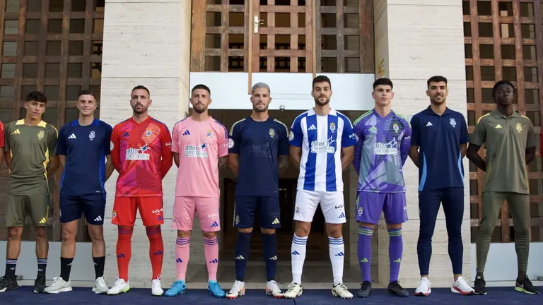 La gama de ropa deportiva del Recre para la temporada en ciernes.