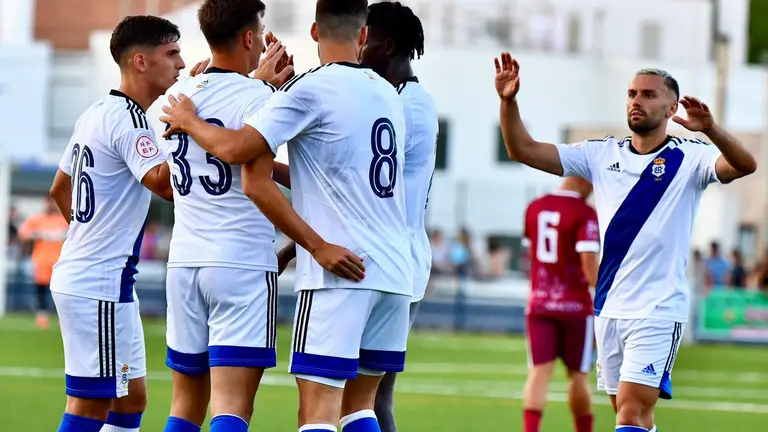 El Recre celebra uno de sus goles en Aracena.